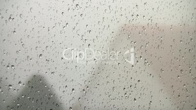 Regentropfen auf Fenster
