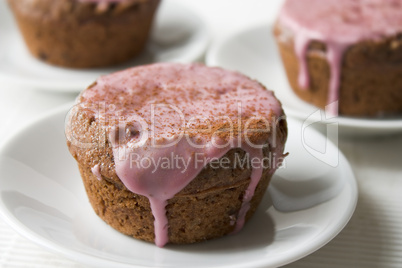 Muffin mit rotem Zuckerguss