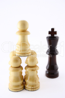 Group of pawns attacking the queen