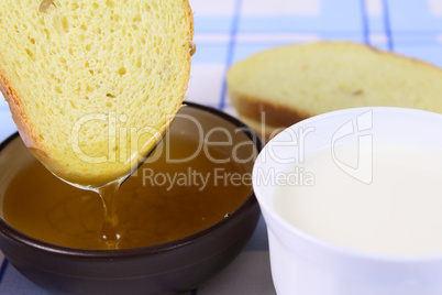 Cornbread with milk and honey