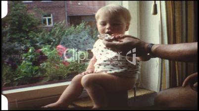 Kleinkind auf dem Töpfchen (8 mm-Film)
