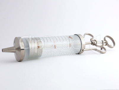 Medizinsches Gerät nostalgische Spritze aus Glas mit Metallkorpus
