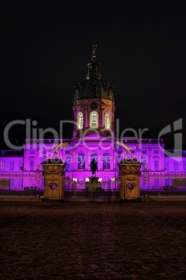 Schloss Charlottenburg zum Festival of lights in Lila