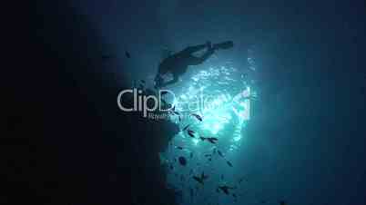 091124 silhouette of diver-113