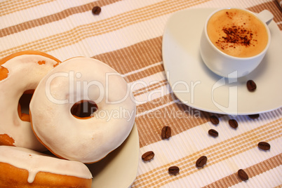 Donut und Kaffe
