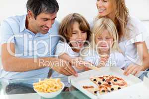 children eating a pizza