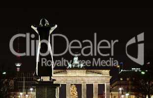 Der Rufer am Brandenburger Tor in Berlin