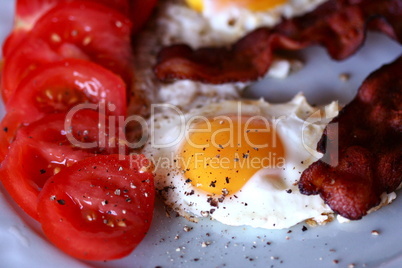 Eggs, Bacon, Tomato, Pepper