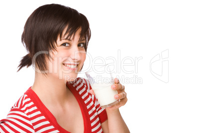 Frau mit einem Glas Milch