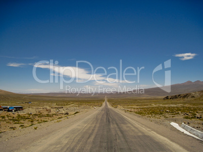 Straße in Anden / Road in the Andes