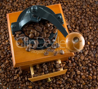 coffebeans and grinder