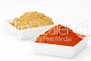 Chilipulver und Korianderpulver, chili powder and coriander powd