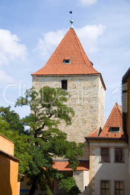 Viereckiger Turm