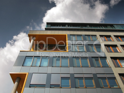 Architektur Glasgebäude Balkon unten