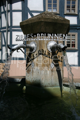 Zirbes-Brunnen