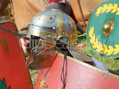 Historischer Helm