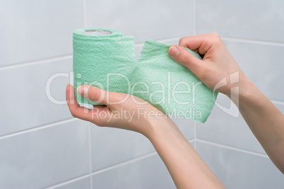 Toilet paper tearing