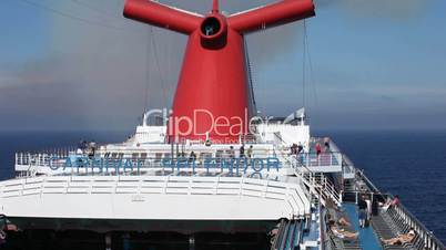 Ship decks passengers