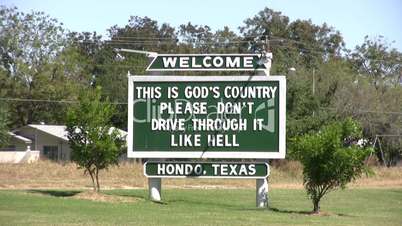 Hondo Gods country sign