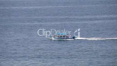 Ocean tour boat crossing