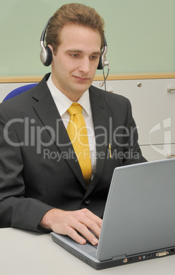 Mitarbeiter im Büro Mitarbeiter im Büro