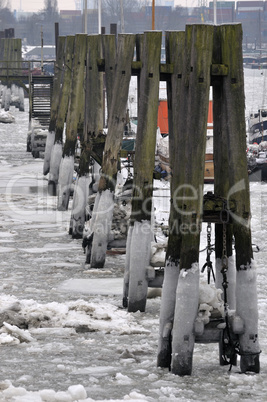 Elbe zugefroren