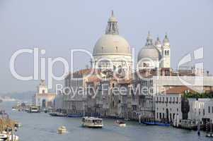 Canale Grande und Santa Maria della Salute in Venedig