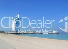 Burj al Arab in Dubai am Meer und Strand