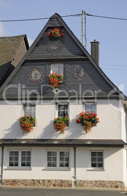 Blumen an einem Haus in Lorch