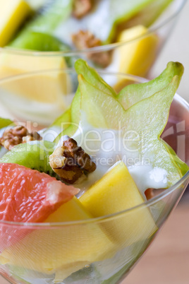 Tropischer Obstsalat - Tropical Fruit Salad