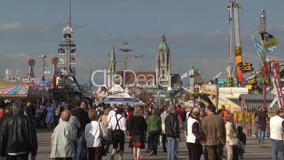 Menschen auf dem Oktoberfest