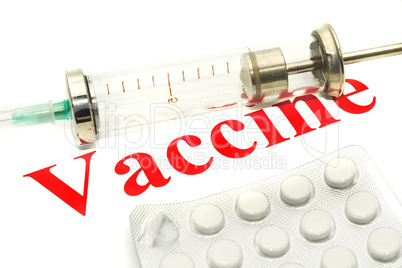H1N1 alert - pills and syringe