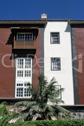 Mehrfamilienhaus in Puerto De La Cruz