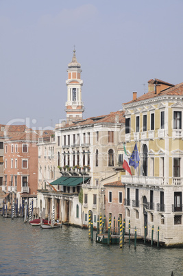 Kanal und Kirche in Venedig