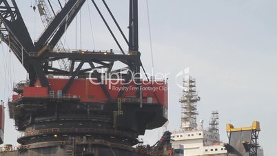 thialf world biggest offshore crane vessel