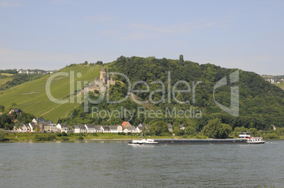 Lastkahn auf dem Rhein bei Rheindiebach