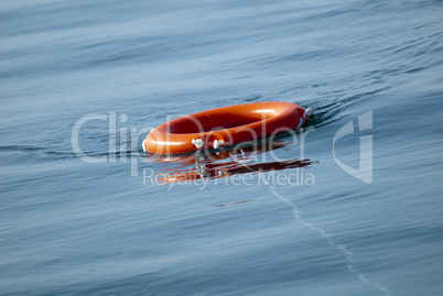 Rettungsring im Wasser