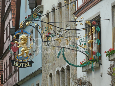 Wirtshausschild in Rothenburg ob der Tauber