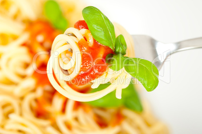 Spagetti mit Tomatensauce