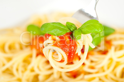 Spagetti mit Tomatensauce