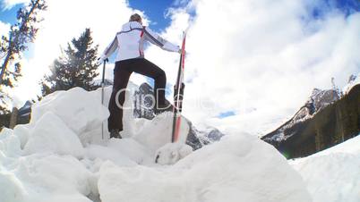 Frau  mit Skiern