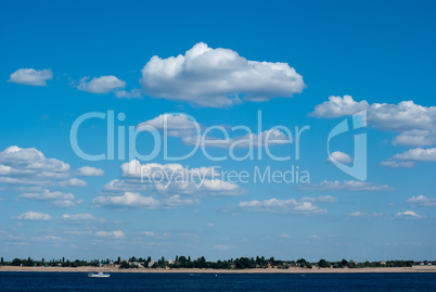 sky with clouds ander the river