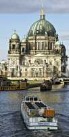 Ausflugsdampfer zum Berliner Dom