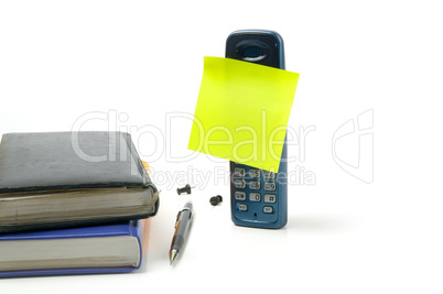 telephone with empty sticky note