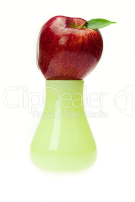 apples in the vase