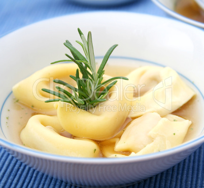 Tortellinisuppe