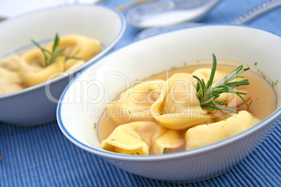 Tortellinisuppe