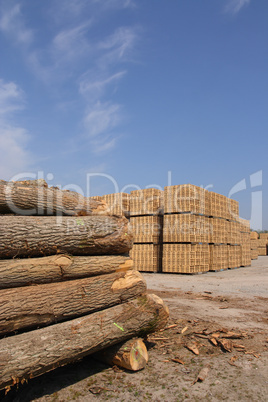 Wooden packing crates production