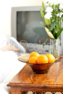 Close-up of oranges in a bowl