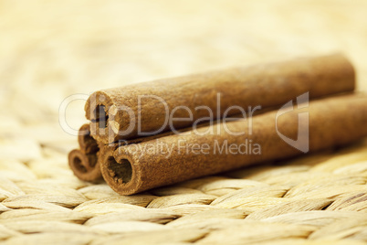 cinnamon sticks